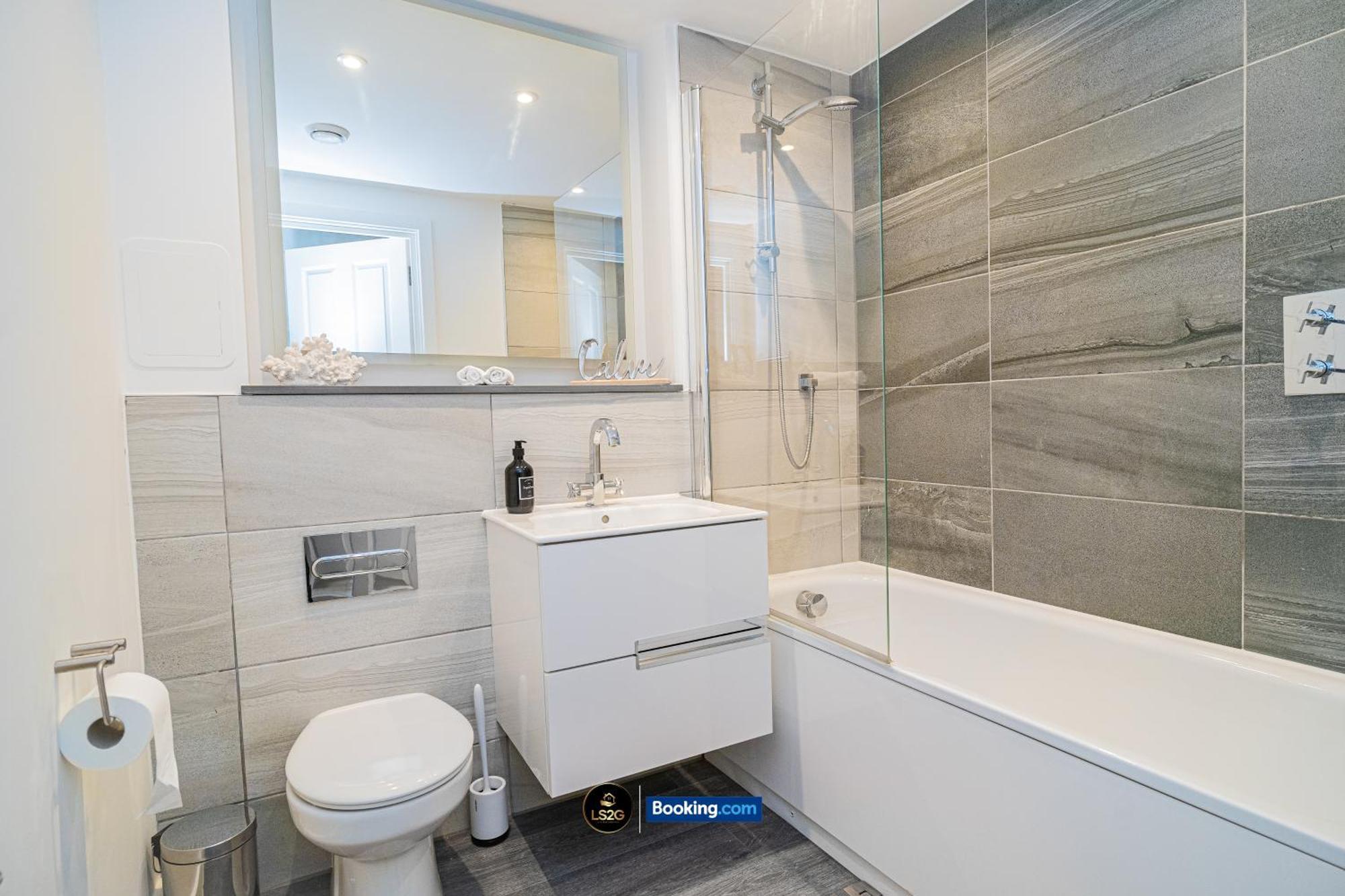 Spacious 2 Bedroom Apt By Ls2G Short Lets & Serviced Accommodation Greater London With Free Wifi Exterior photo