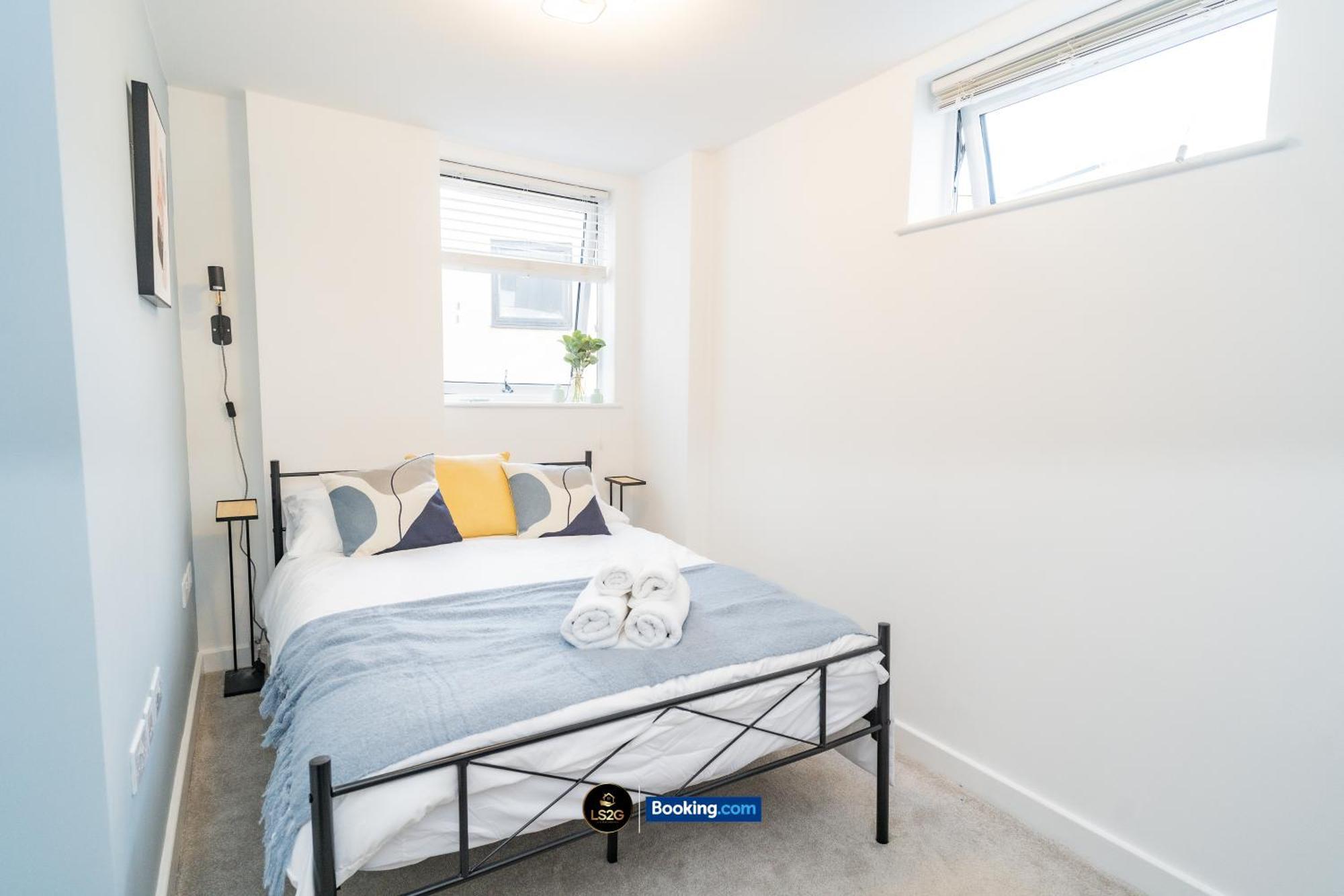 Spacious 2 Bedroom Apt By Ls2G Short Lets & Serviced Accommodation Greater London With Free Wifi Exterior photo