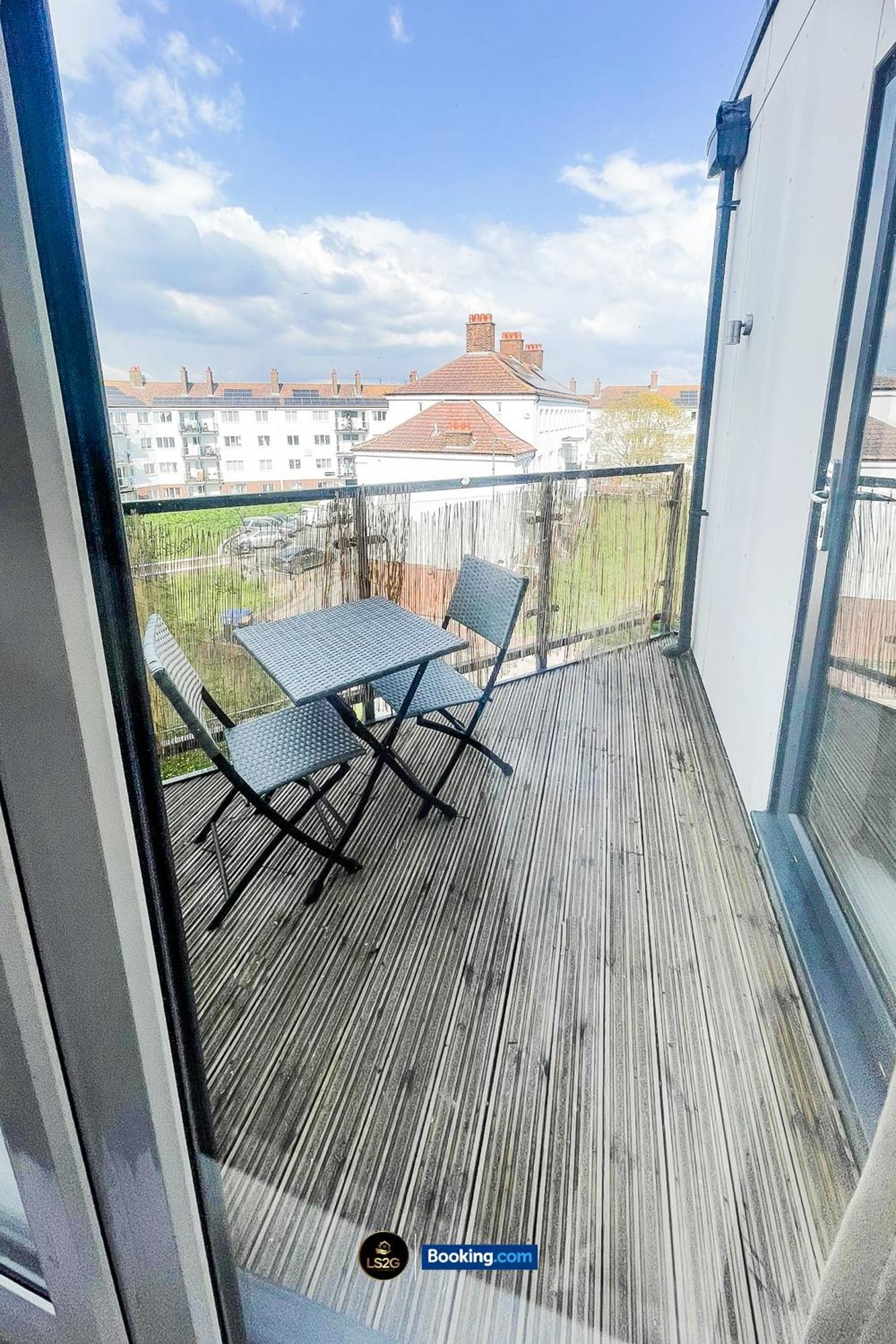 Spacious 2 Bedroom Apt By Ls2G Short Lets & Serviced Accommodation Greater London With Free Wifi Exterior photo
